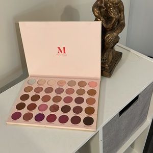 Morphe 35XO Natrual Flirt Artistry Pallette in LIMITED EDITION PACKAGING